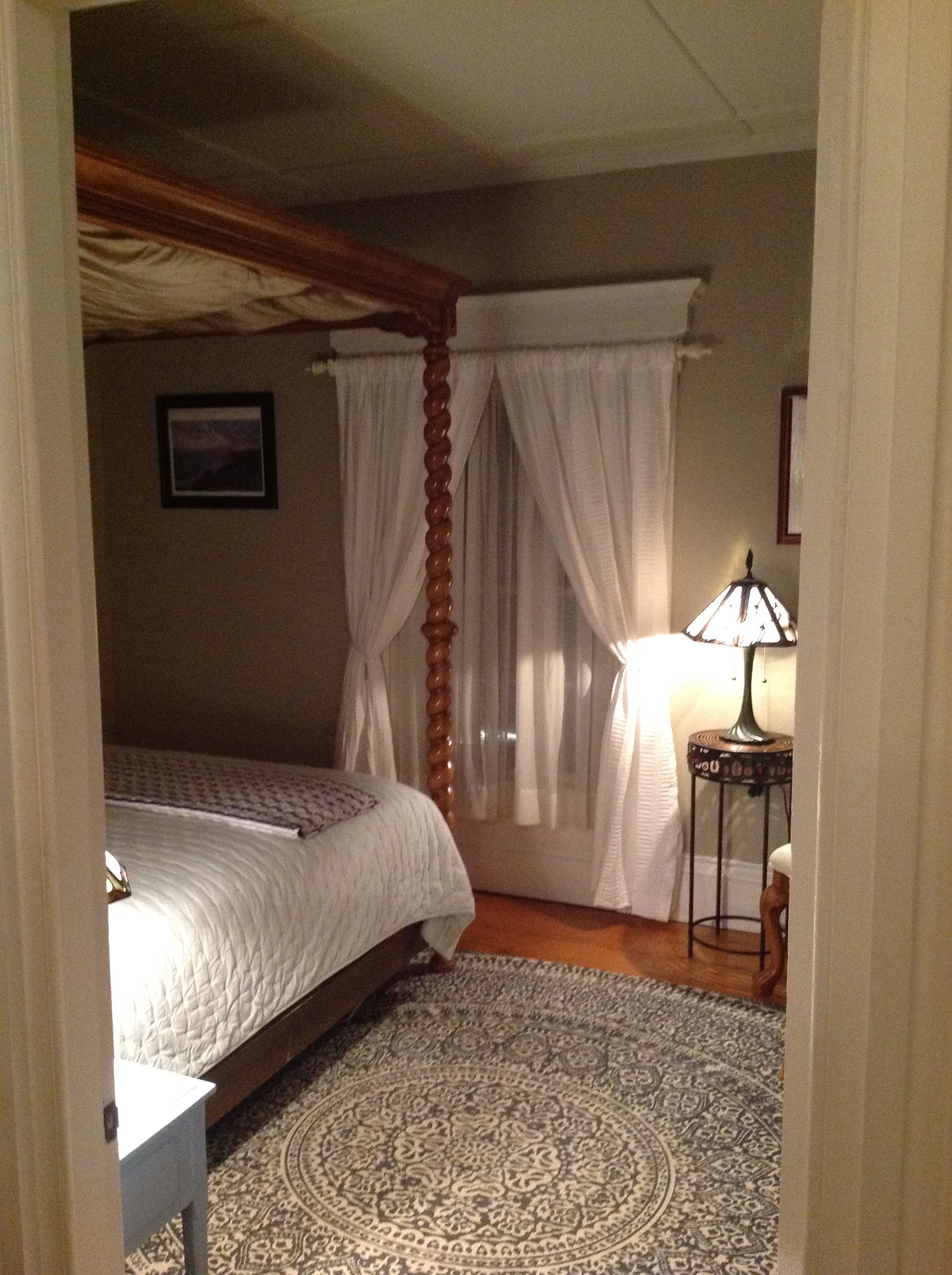 Upstairs Small Front Bedroom